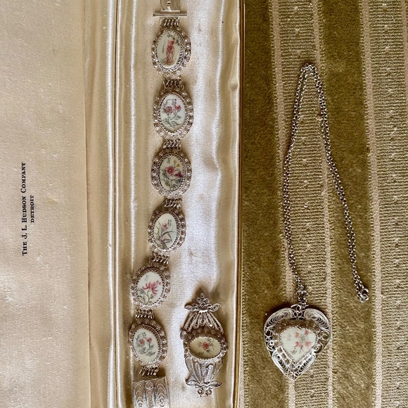 Vintage Chinese filigree bracelet set - Picture 3 of 4